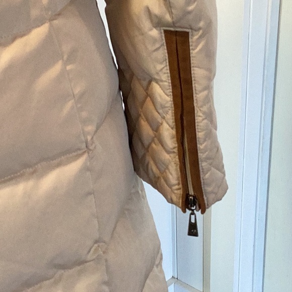 The Wild North Apparel Down Jacket XS - Suede Trim, Detachable Beaver Fur Collar - Picture 6 of 10